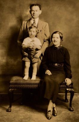 Barondes at age 2 with parents